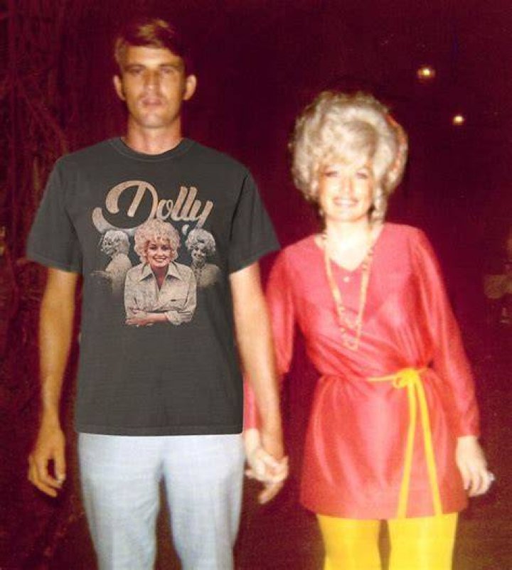 Dolly Parton and Carl Thomas Dean got married in May 1966.
