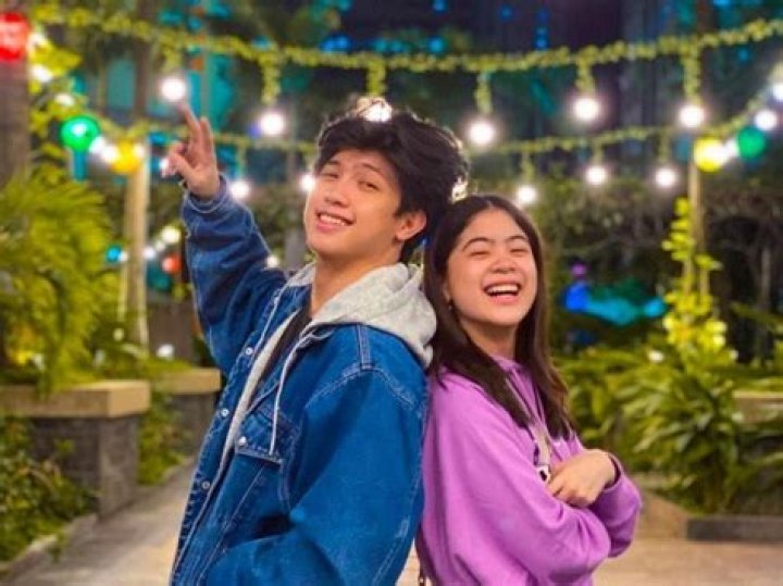 Ranz Kyle with his sister Niana Guerrero in a frame