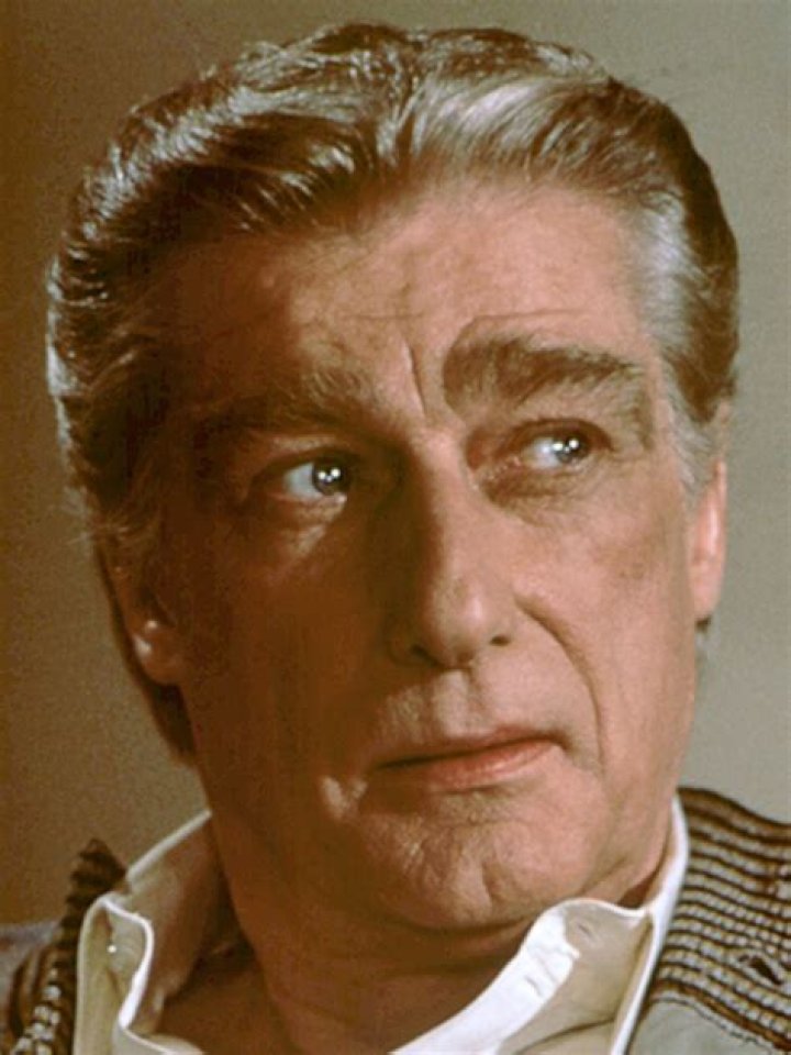Richard Mulligan Net Worth - Wiki, Age, Weight and Height, Relationships, Family, and More