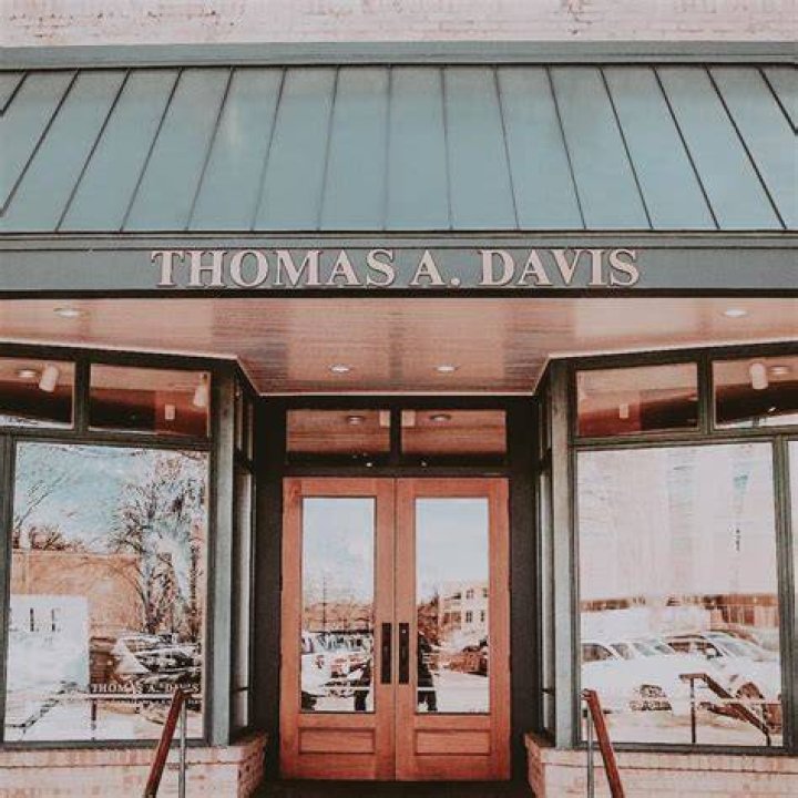 Thomas Davis photo 2